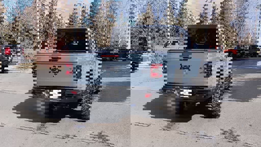 Used 2024 Jeep Gladiator Sport image 8