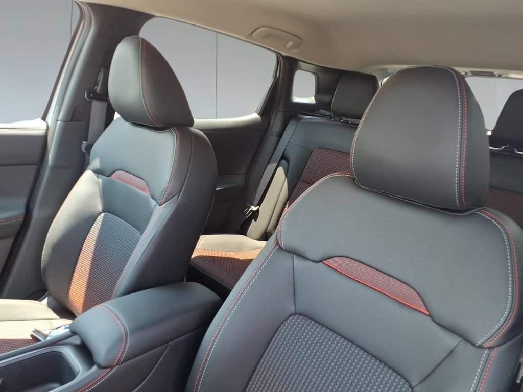 New 2026 Nissan Kicks SR FWD image 15