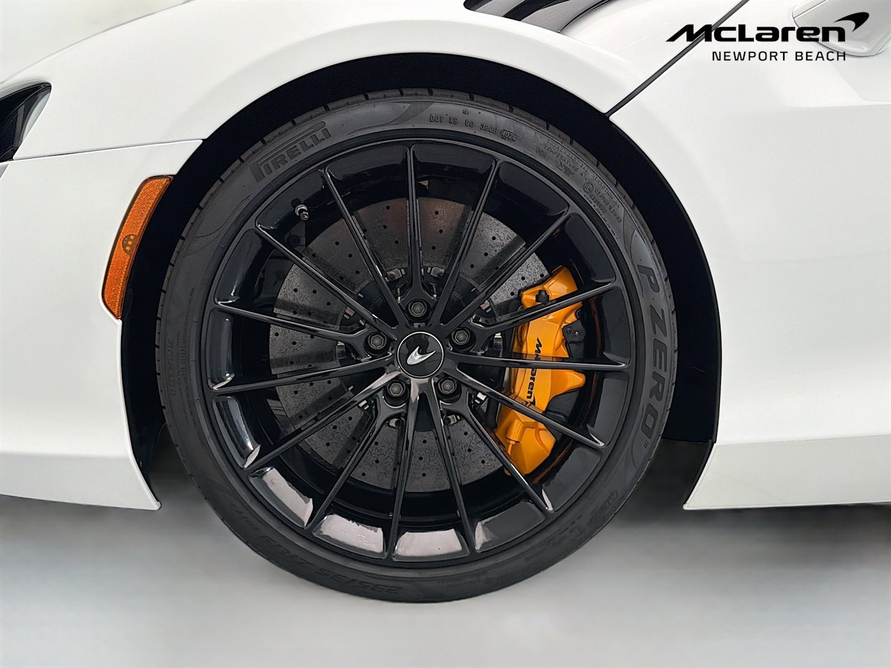 Used 2025 McLaren Artura RWD image 41