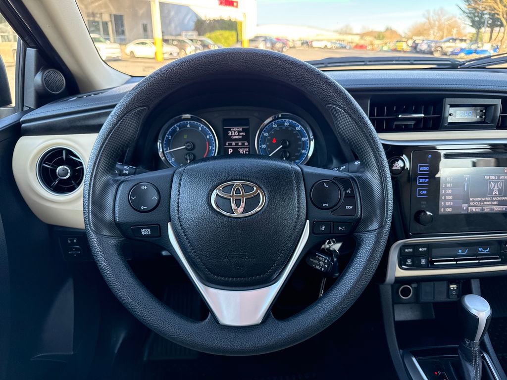 Used 2017 Toyota Corolla LE image 24