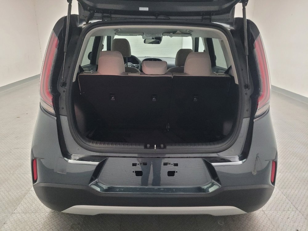 Used 2025 Kia Soul LX FWD image 29