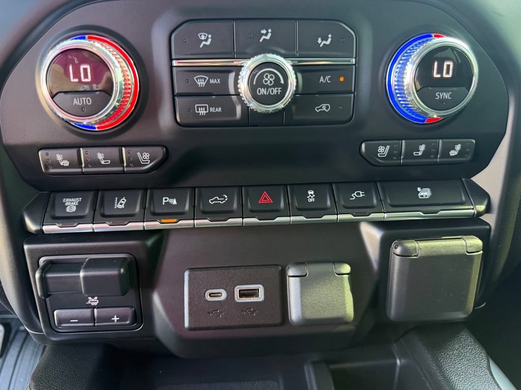 Used 2021 GMC Sierra 3500 Denali w/ Denali Ultimate Package AWD/4WD image 44