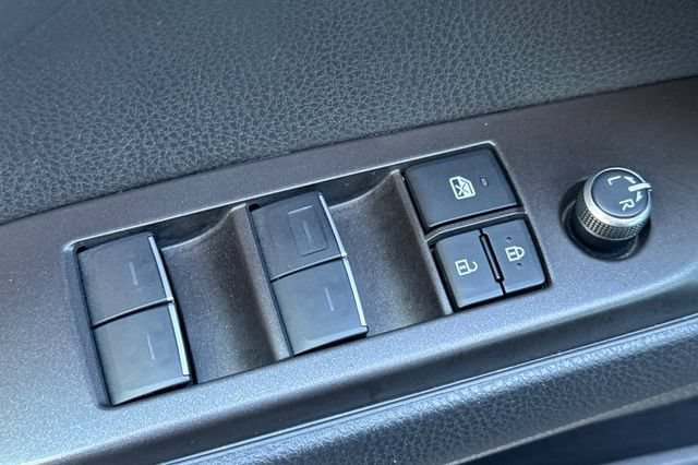 Used 2024 Toyota Camry XLE FWD image 12