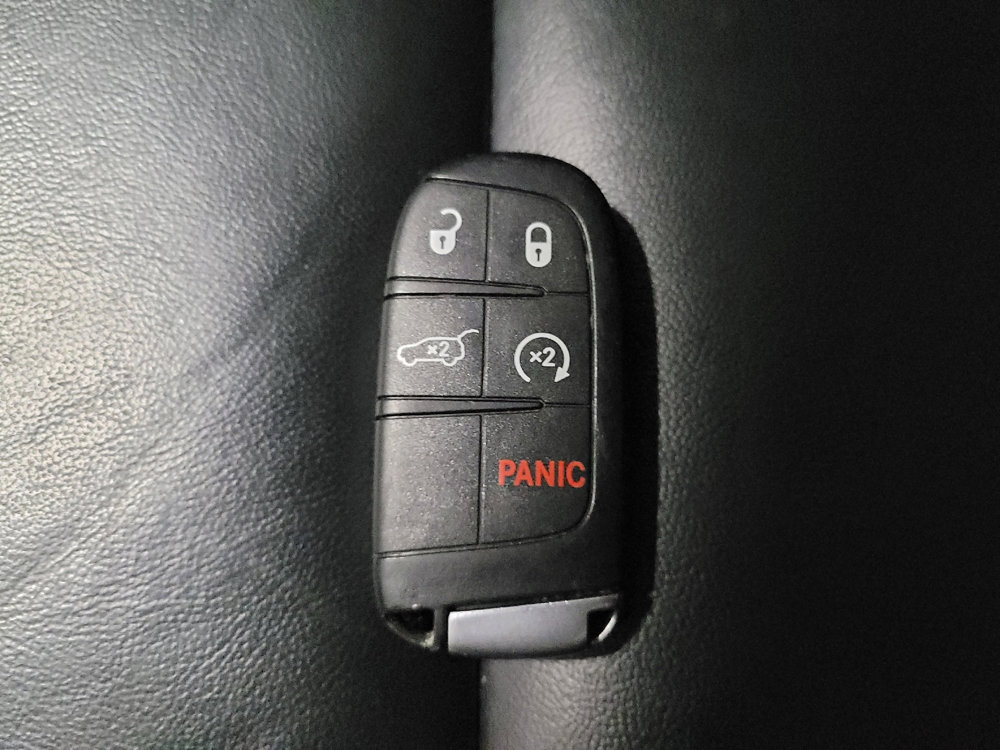 Used 2021 Jeep Grand Cherokee Limited w/ Premium Lighting Group image 32