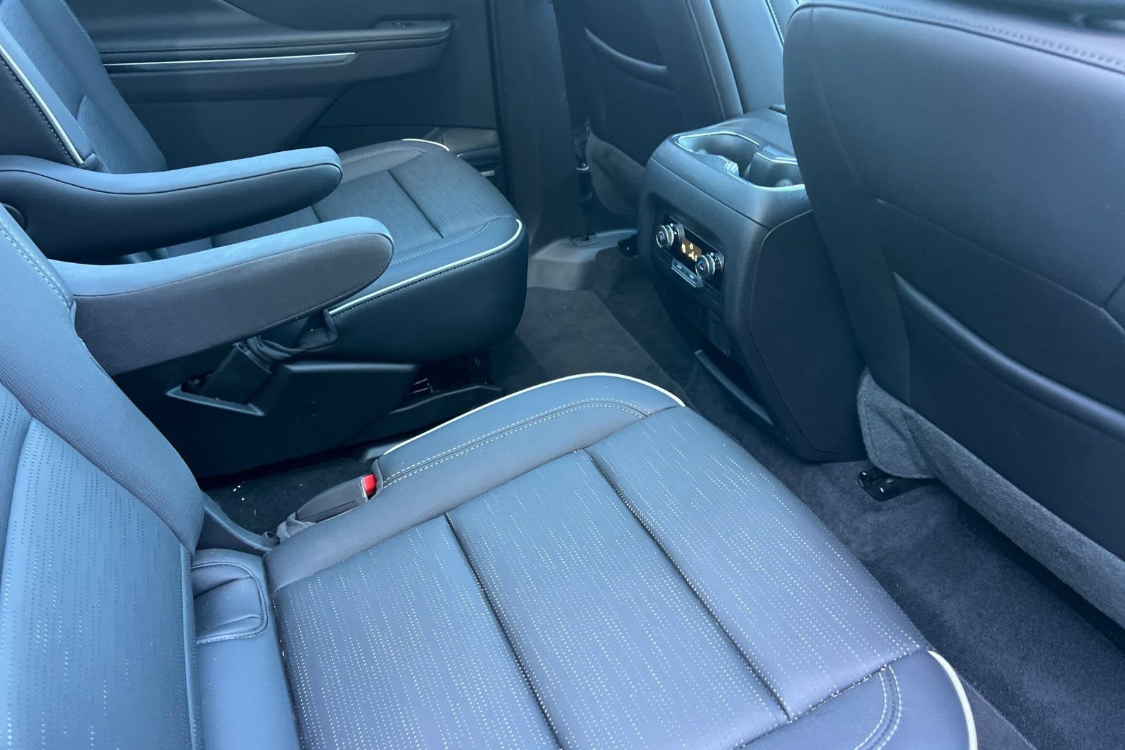 Used 2026 Buick Enclave Sport Touring w/ Power Package FWD image 19