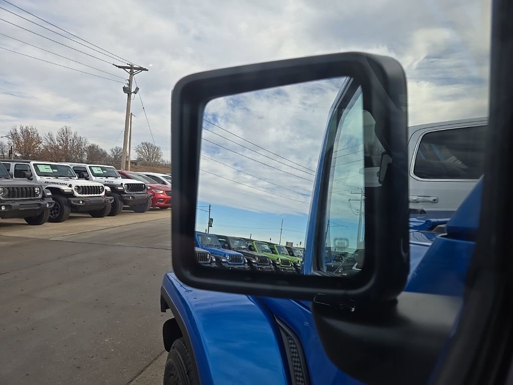 Used 2024 Jeep Wrangler Sahara w/ Technology Group AWD/4WD image 30