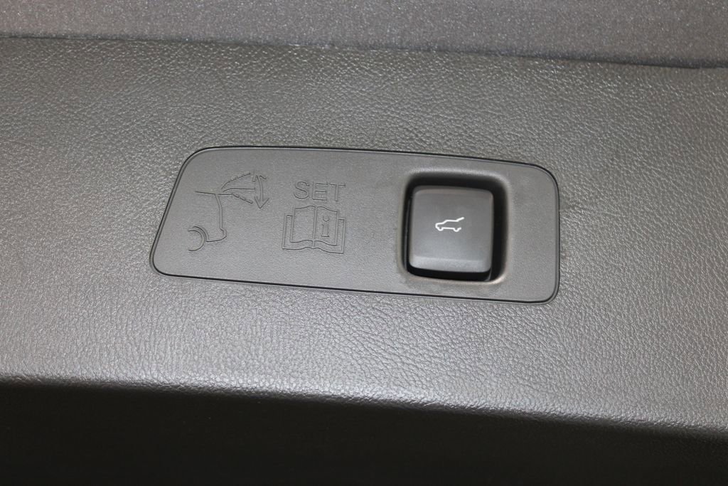 New 2026 Lincoln Corsair Premiere image 18