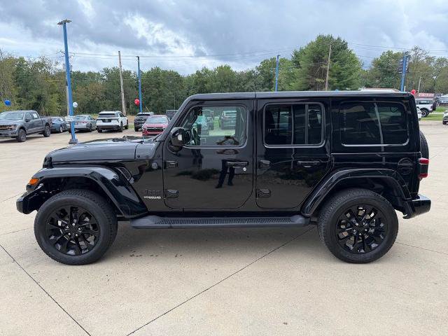 Used 2022 Jeep Wrangler Unlimited Sahara AWD/4WD image 4