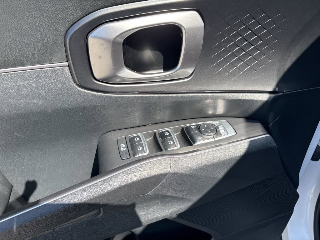 Used 2024 Kia Sorento S image 29