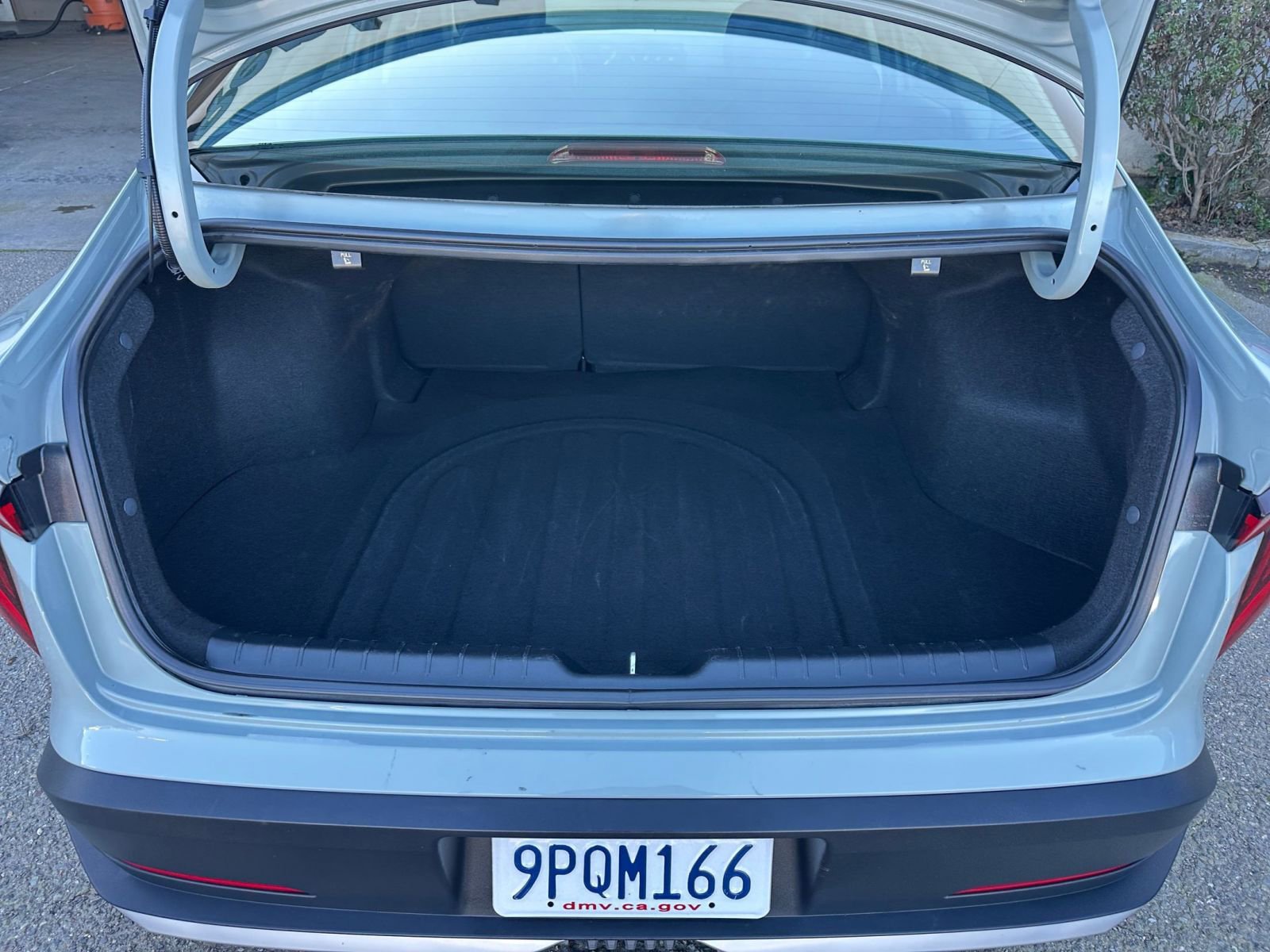 Used 2025 Kia K4 LXS image 32