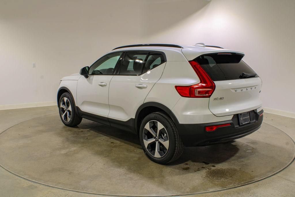 New 2026 Volvo XC40 B5 Plus w/ Climate Package AWD/4WD image 3