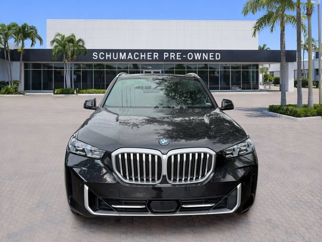 Used 2025 BMW X5 xDrive50e AWD/4WD image 2