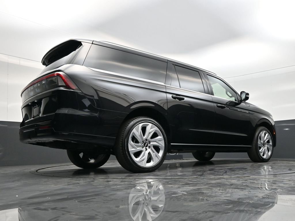 Used 2025 Lincoln Navigator L Black Label image 29
