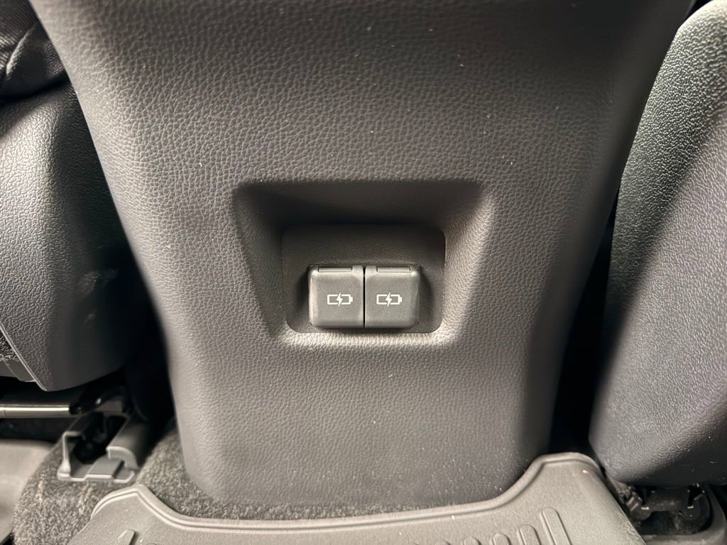Used 2025 Toyota RAV4 XLE image 23