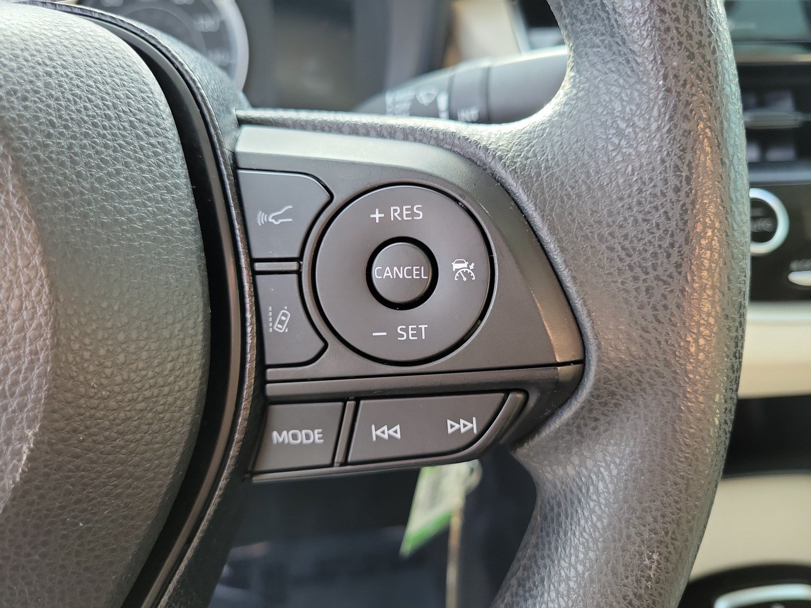 Used 2021 Toyota Corolla LE FWD image 19