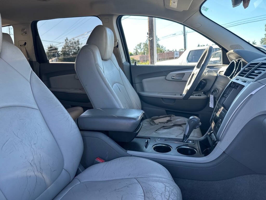 Used 2011 Chevrolet Traverse LT w/ LPO, 'HIT The Road' Package AWD/4WD image 24