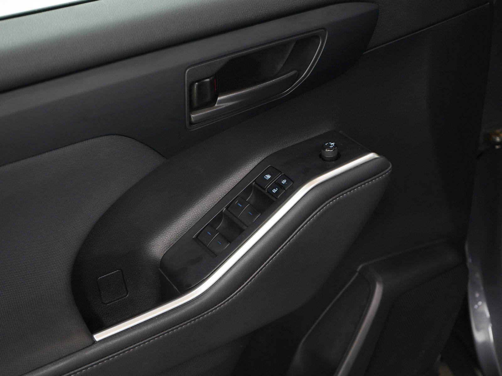 Used 2022 Toyota Highlander LE image 21