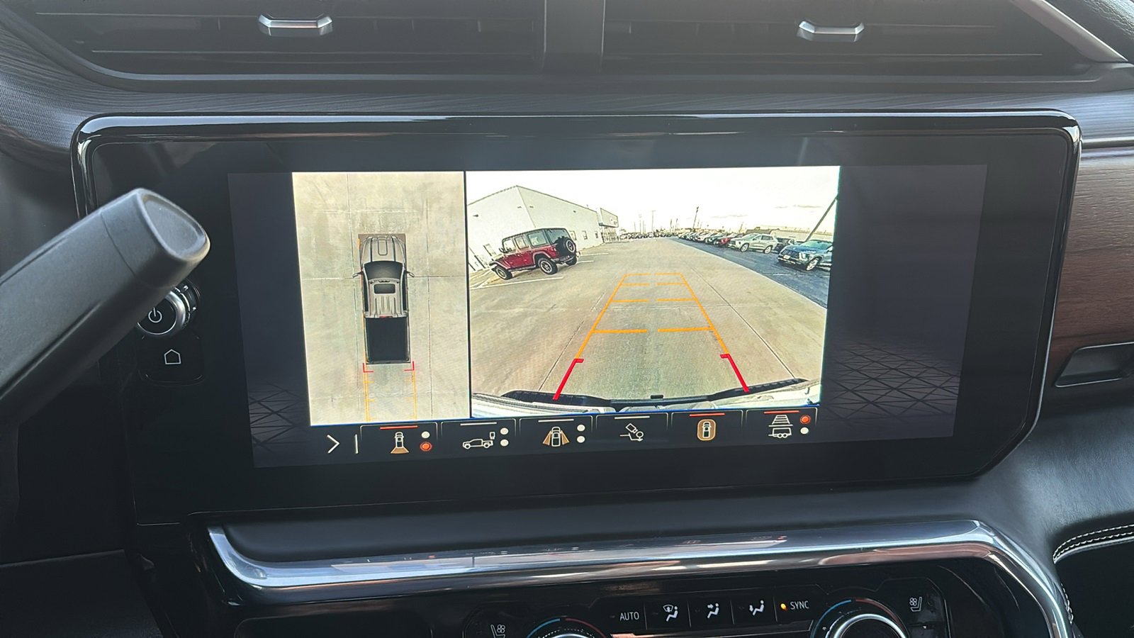 Used 2024 GMC Sierra 2500 Denali Ultimate image 14