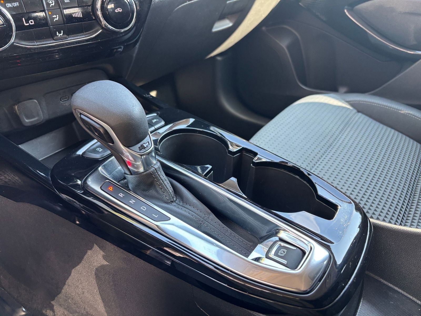 Used 2025 Chevrolet Trax LT image 42