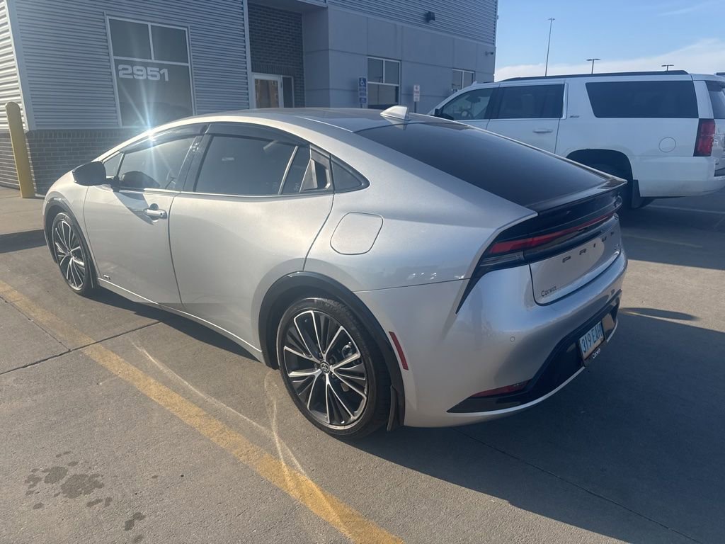 Used 2024 Toyota Prius XLE image 6