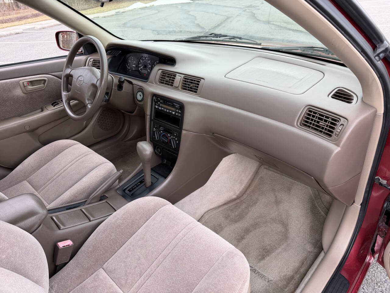 Used 1998 Toyota Camry LE FWD image 23