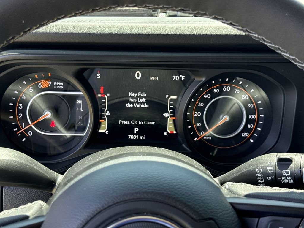 Used 2026 Jeep Wrangler Unlimited Rubicon AWD/4WD image 24