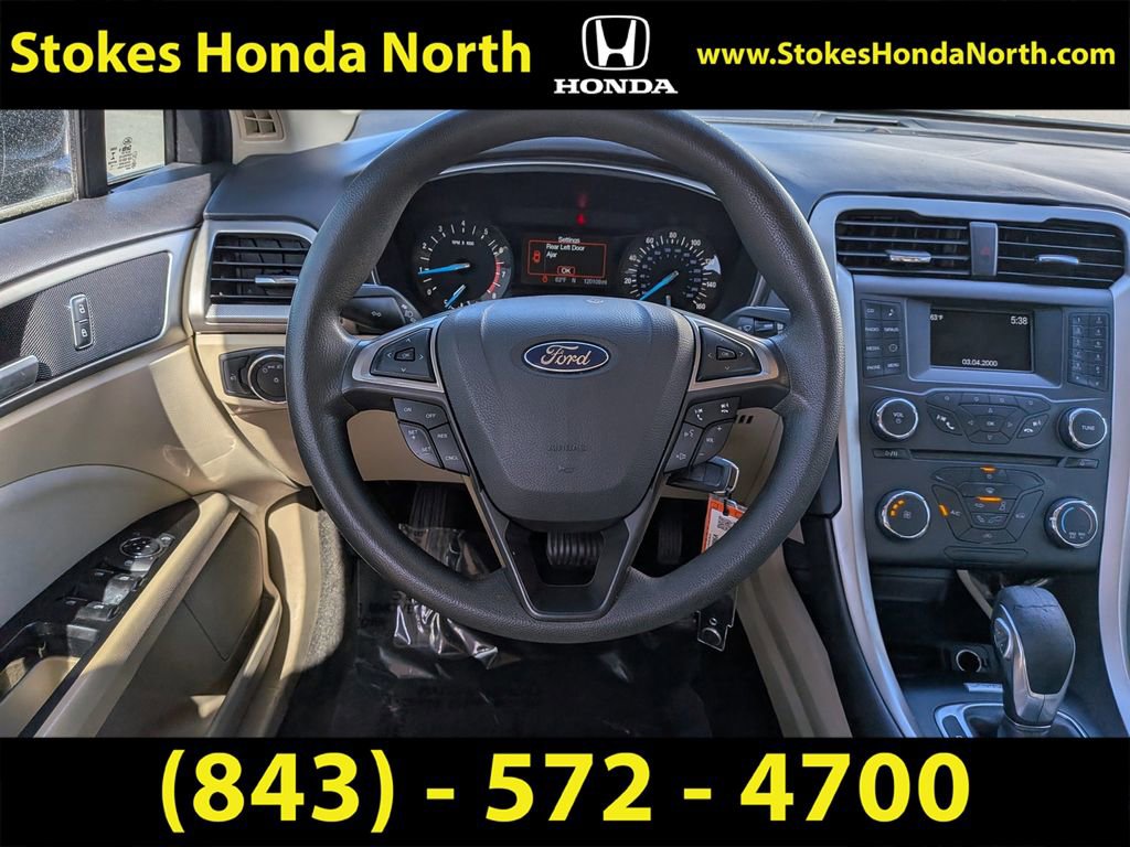 Used 2016 Ford Fusion SE image 16