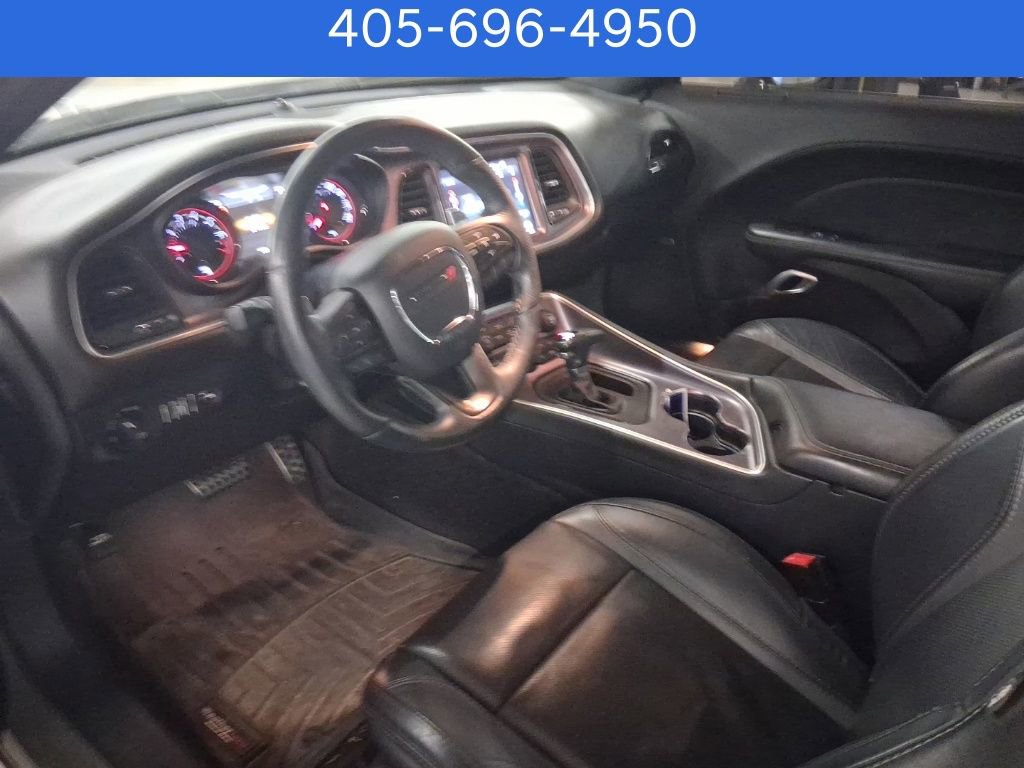 Used 2017 Dodge Challenger SXT Plus image 4