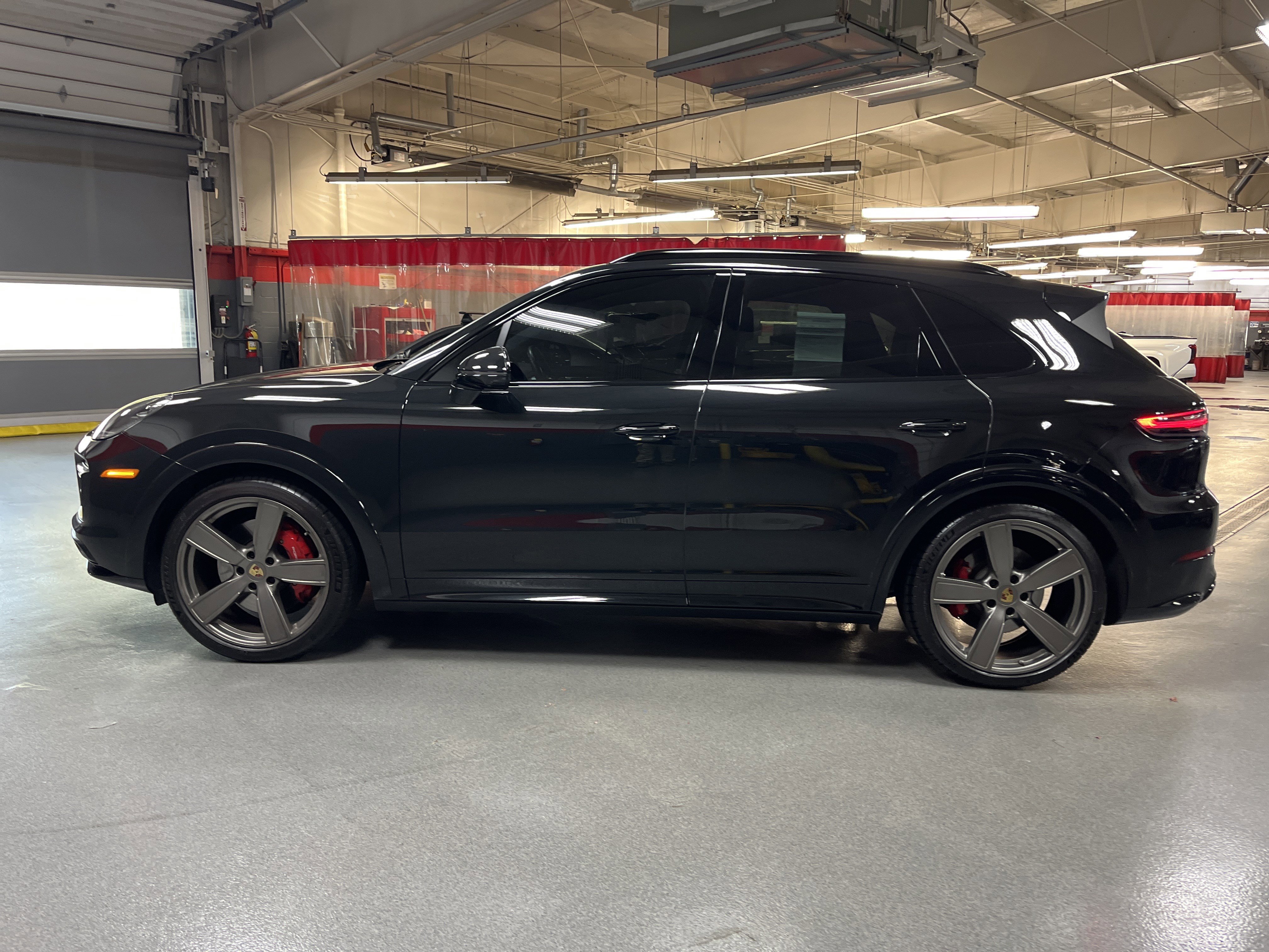 Used 2023 Porsche Cayenne GTS image 7