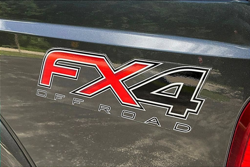 Used 2016 Ford F250 XLT w/ XLT Premium Package AWD/4WD image 27