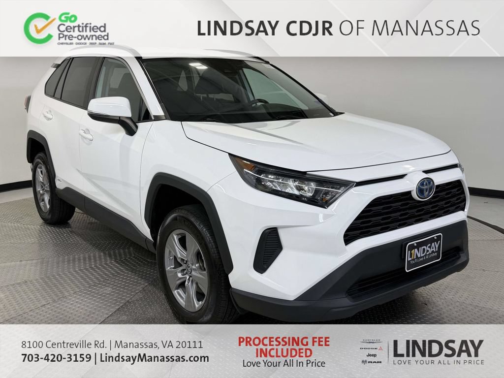 Used 2022 Toyota RAV4 LE AWD/4WD image 1