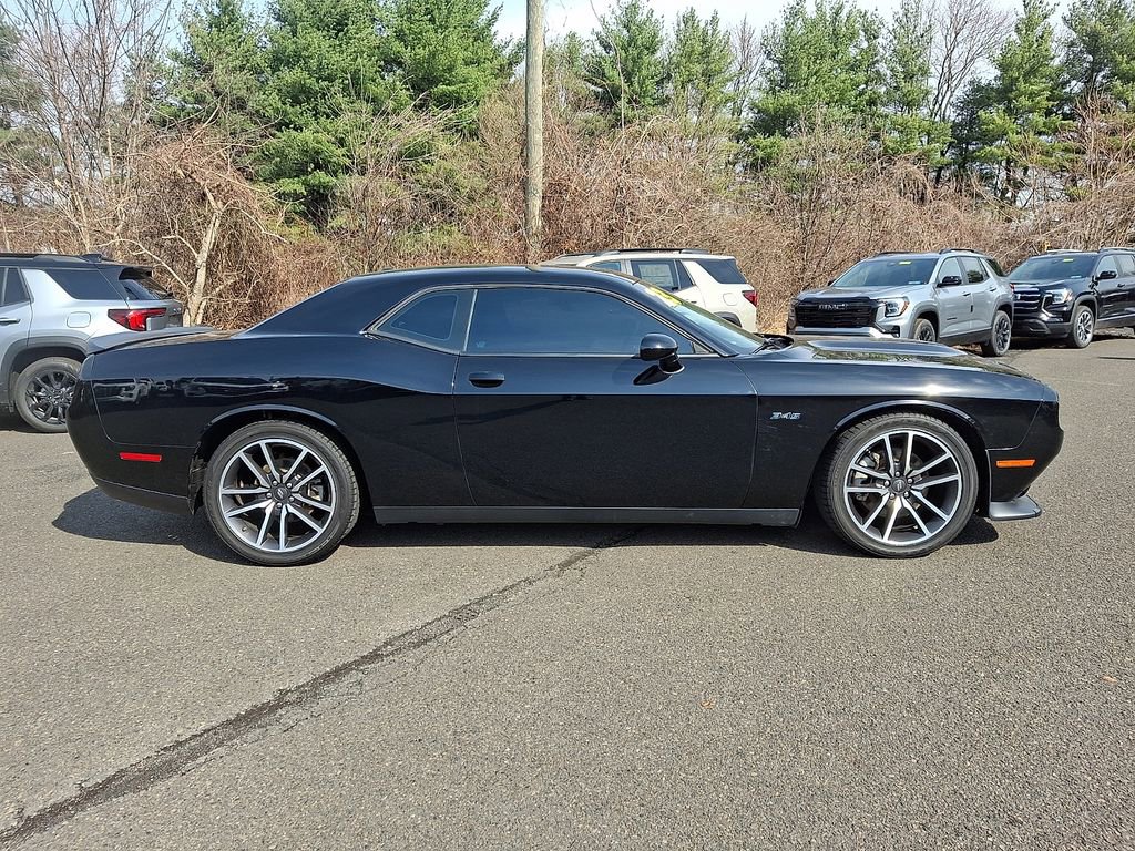 Used 2023 Dodge Challenger R/T RWD image 7