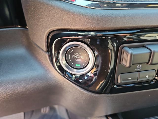 Used 2025 Chevrolet Silverado 1500 ZR2 w/ Technology Package image 17