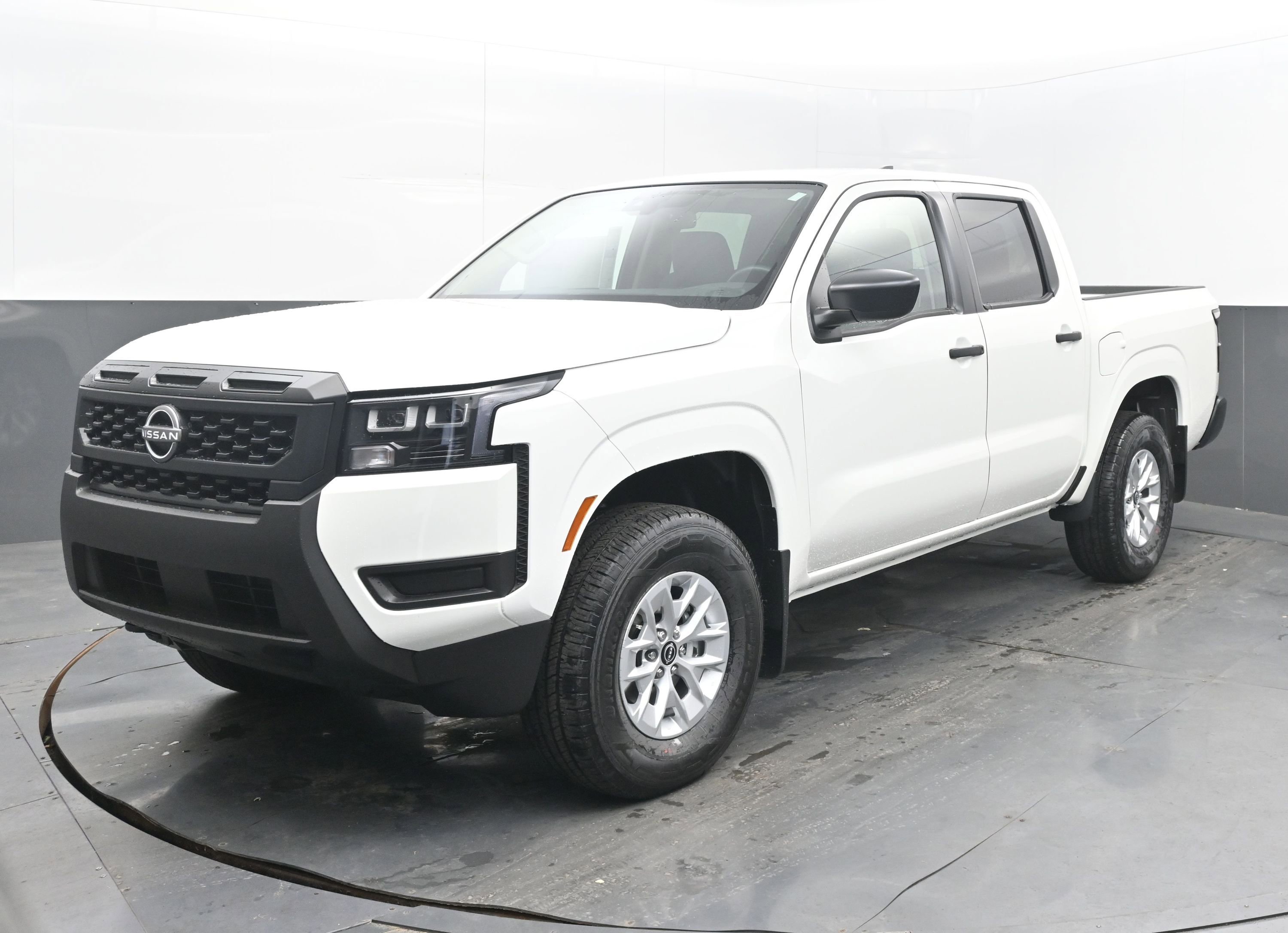 New 2026 Nissan Frontier S image 3