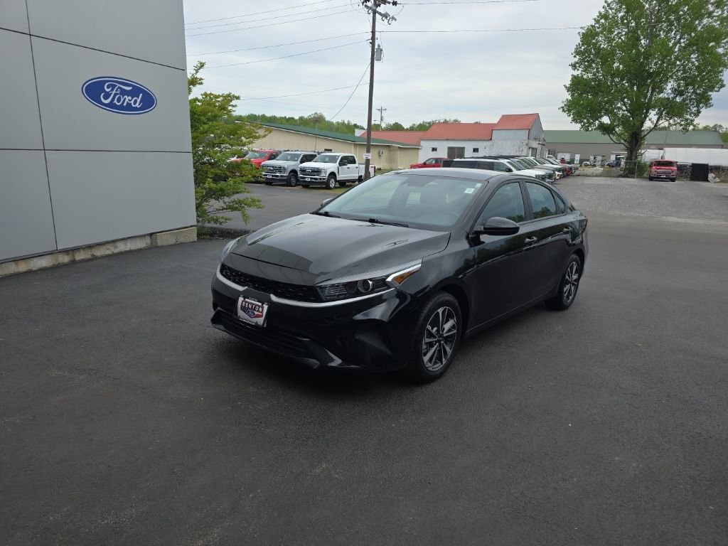 Used 2024 Kia Forte LXS image 3