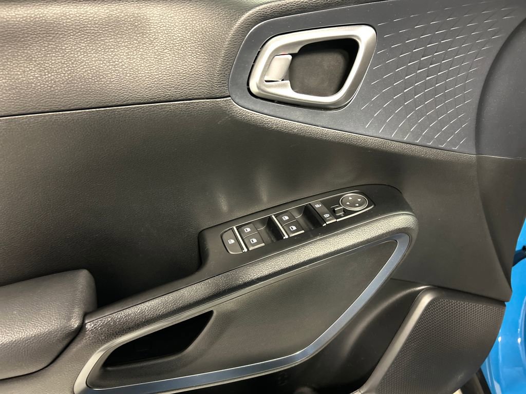 Used 2024 Kia Soul EX image 12