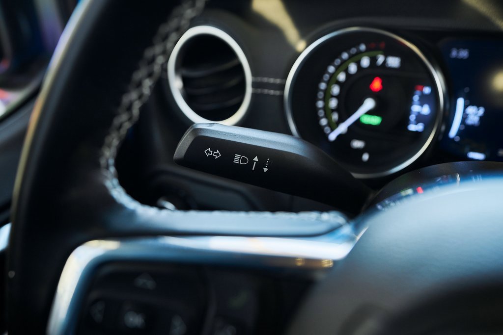 Used 2022 Jeep Wrangler Unlimited Sahara image 38