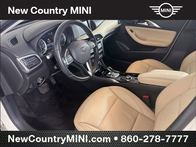 Used 2018 INFINITI QX30 Premium w/ Navigation Package image 10
