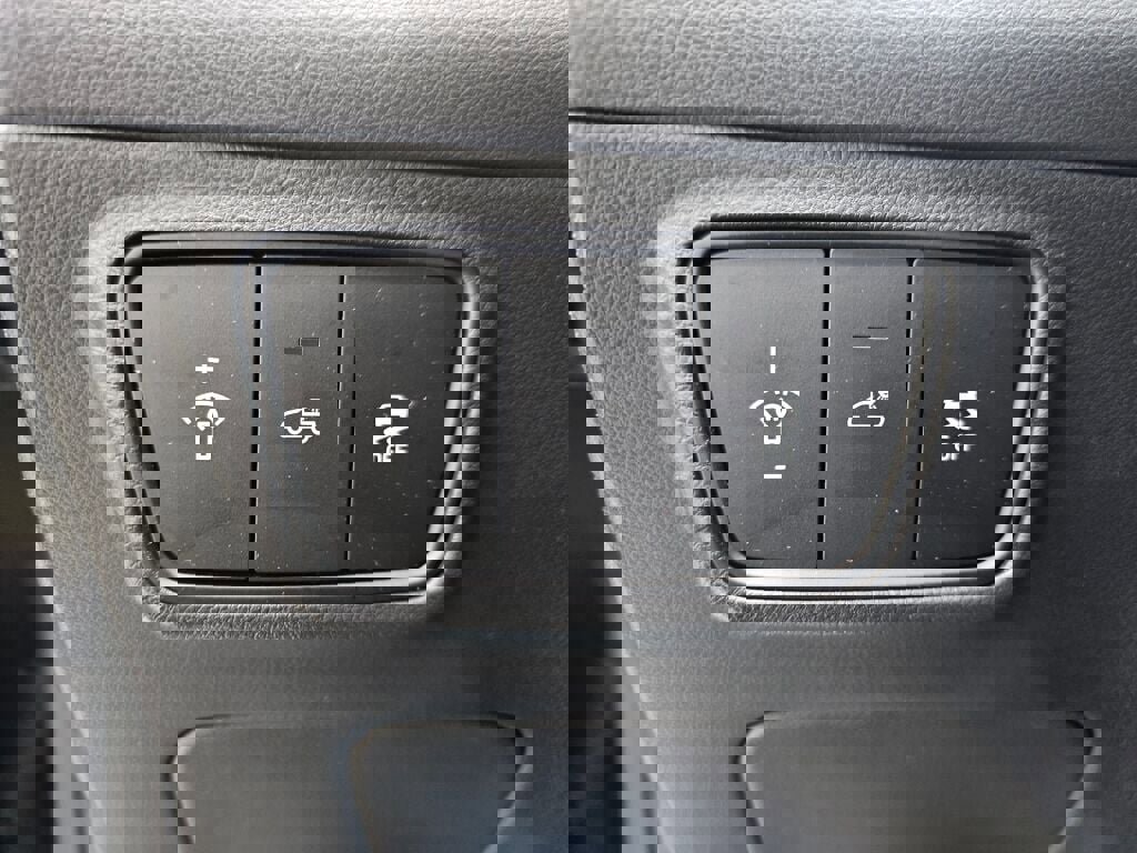 Used 2022 Hyundai Santa Cruz Limited image 31