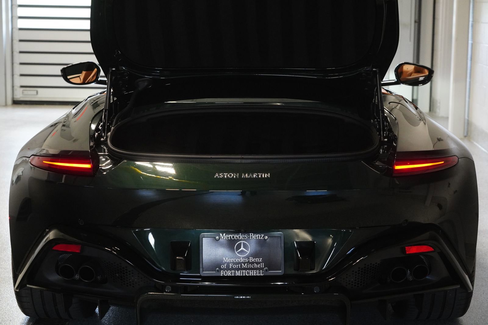Used 2021 Aston Martin V8 Vantage Roadster RWD image 31