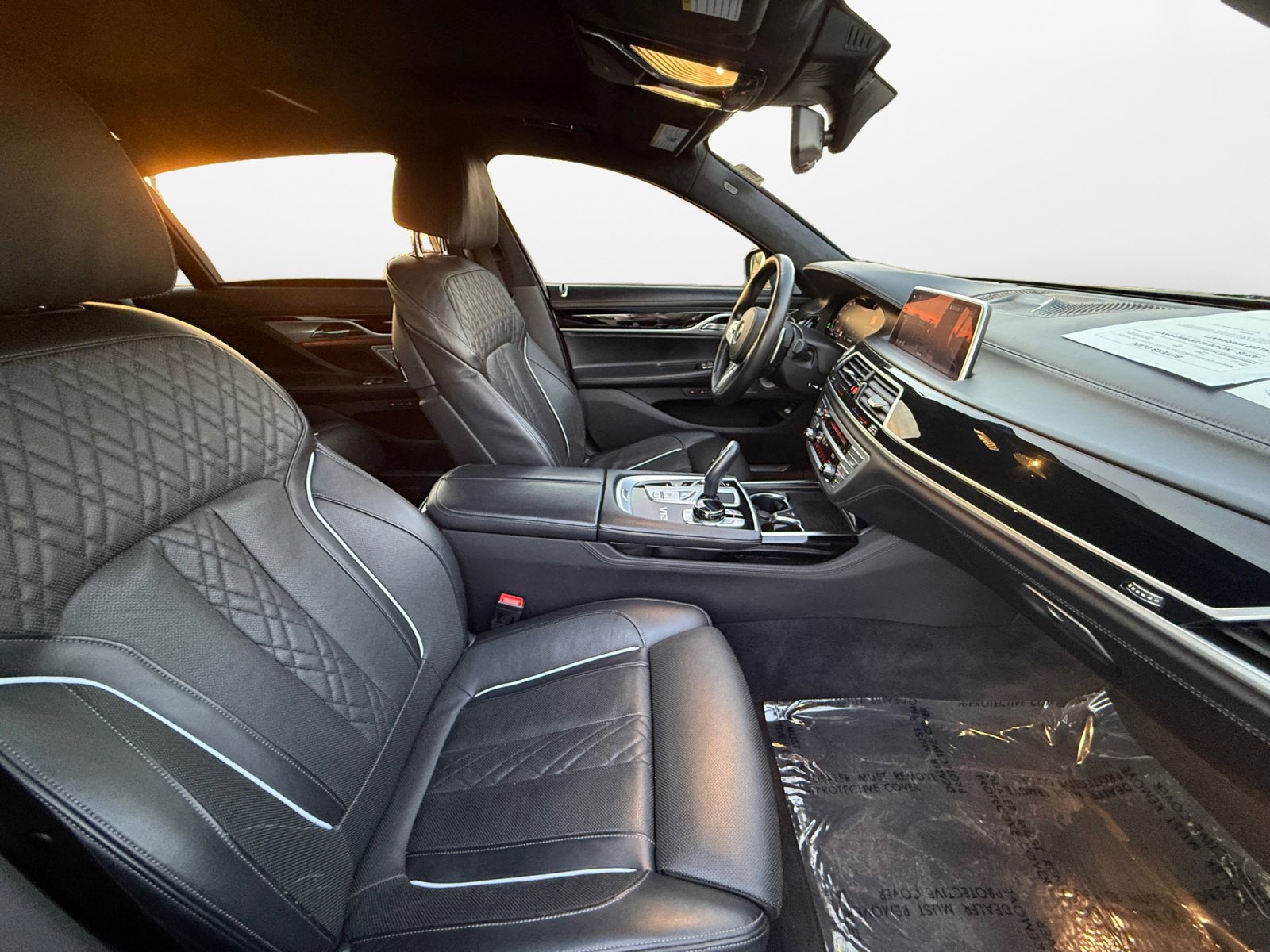 Used 2020 BMW M760i xDrive w/ Luxury Rear Seating Package AWD/4WD image 17