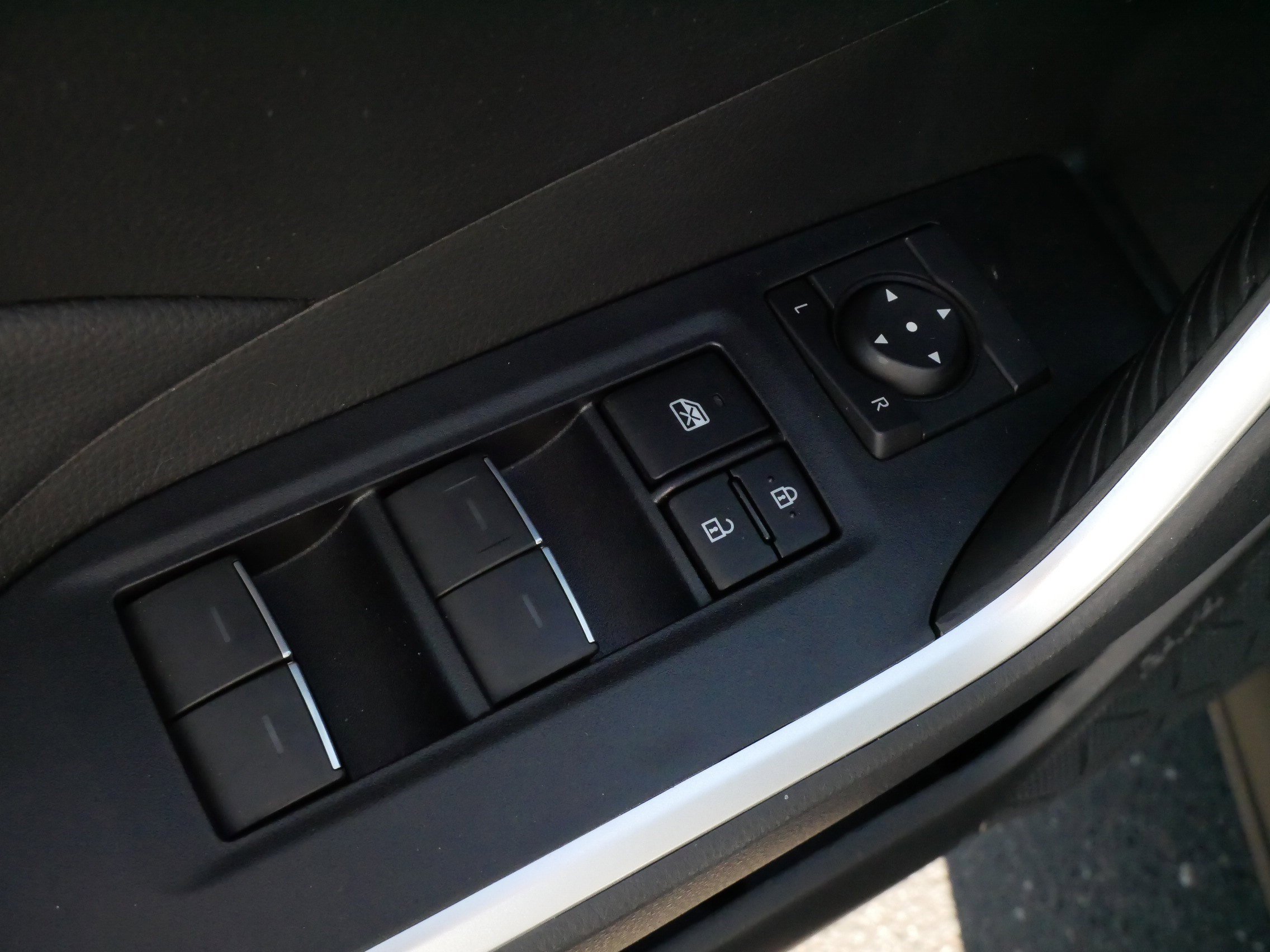 Used 2022 Toyota RAV4 XLE w/ Convenience Package AWD/4WD image 19