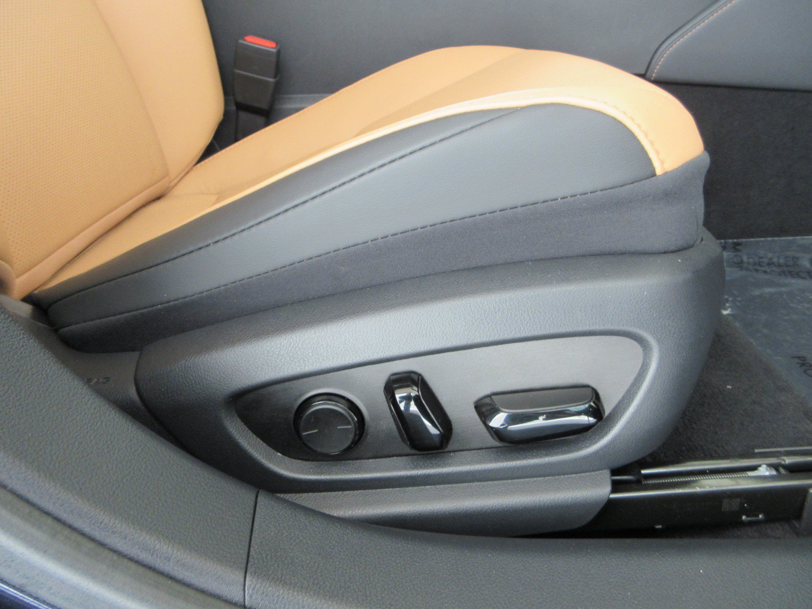 Used 2025 Lexus ES 300h w/ Premium Package FWD image 25