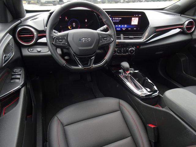 Used 2025 Chevrolet Trax RS w/ Sunroof Package FWD image 14
