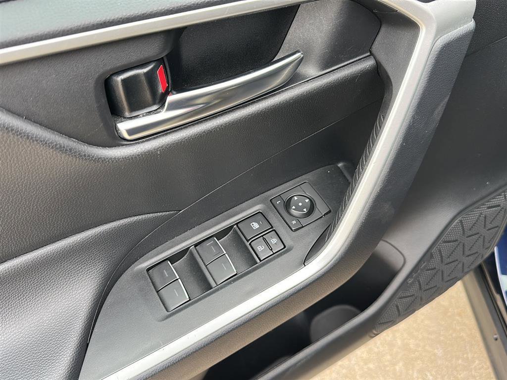 Certified 2025 Toyota RAV4 XLE image 18