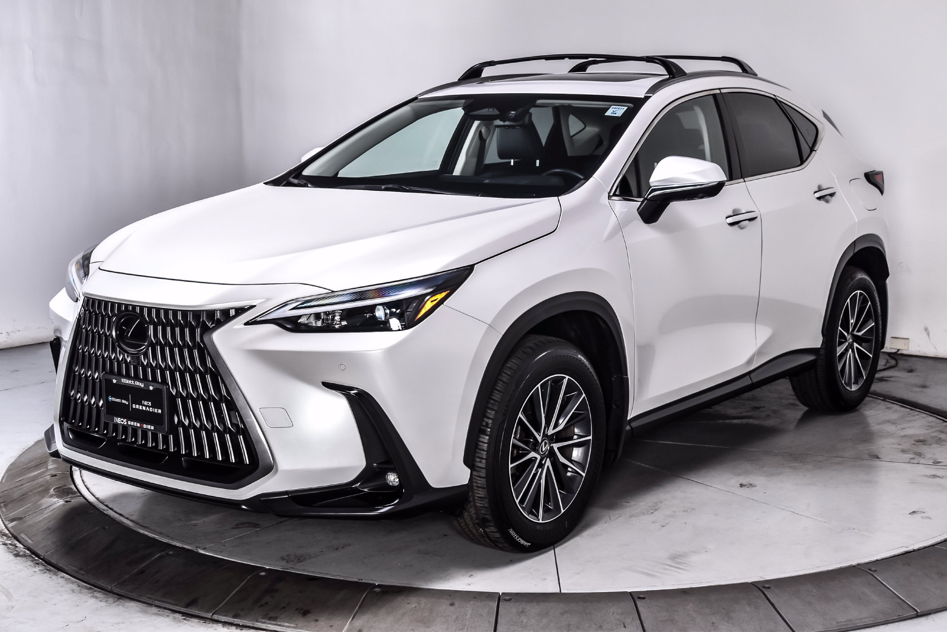 Used 2025 Lexus NX 350h AWD w/ Accessory Package (2T) image 3