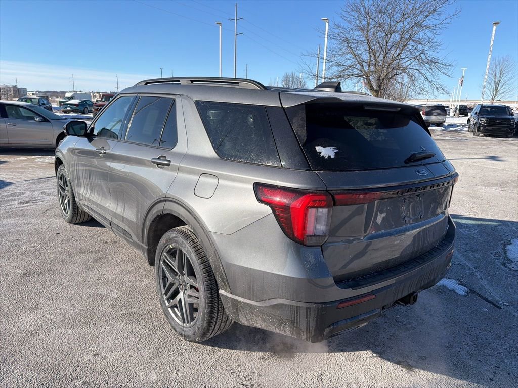 New 2026 Ford Explorer ST-Line w/ ST-Line Street Pack image 6