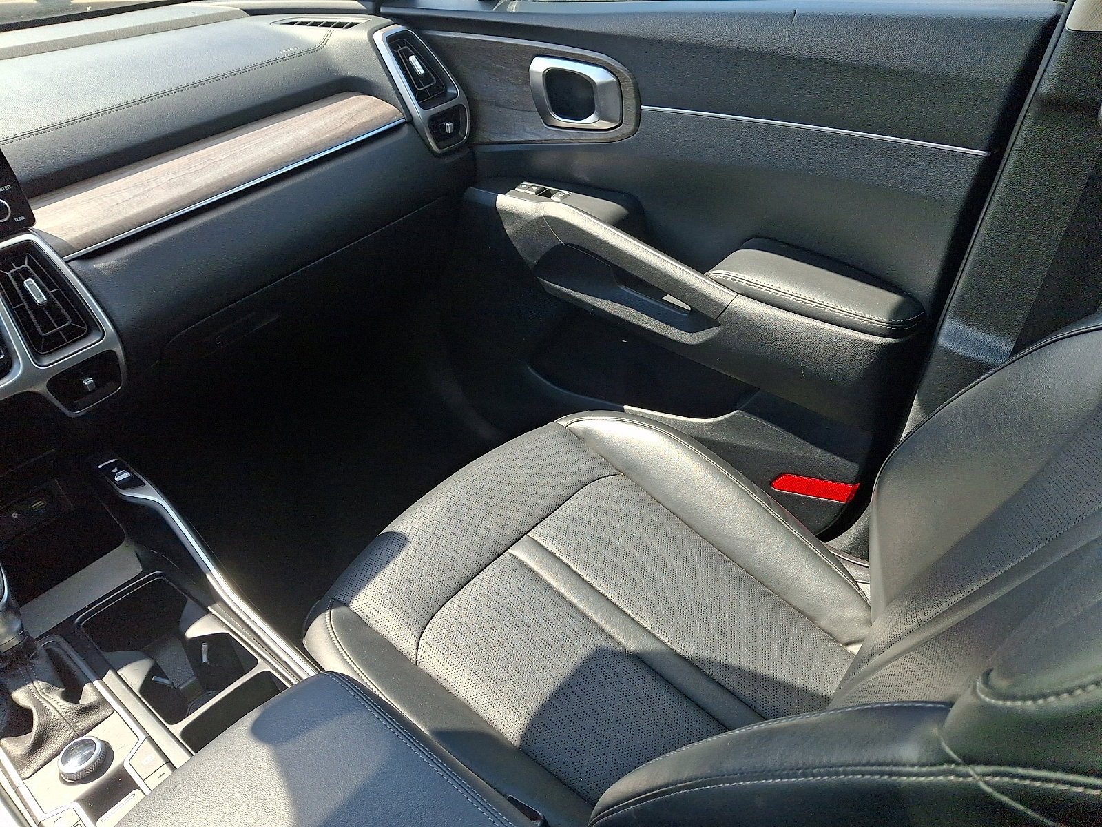 Used 2021 Kia Sorento EX w/ EX AWD X-Line Package image 15