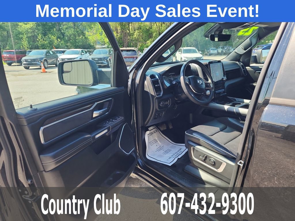 Used 2025 RAM 1500 Laramie AWD/4WD image 10