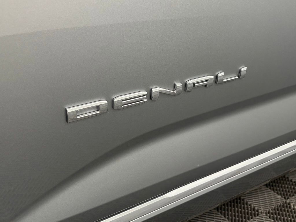 New 2026 GMC Terrain Denali w/ LPO, Floor Liner Package image 18